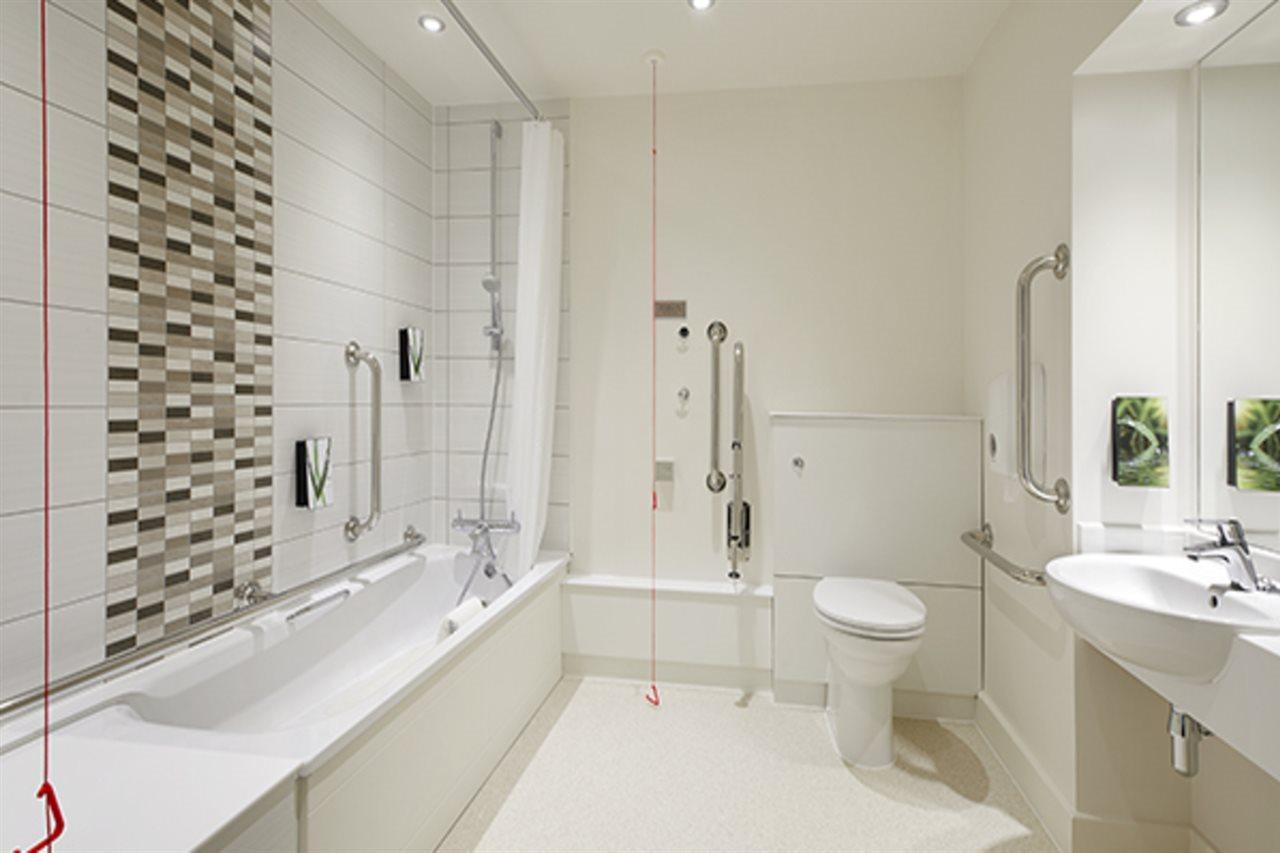 Premier Inn Premier Inn Bagshot Bagian luar foto