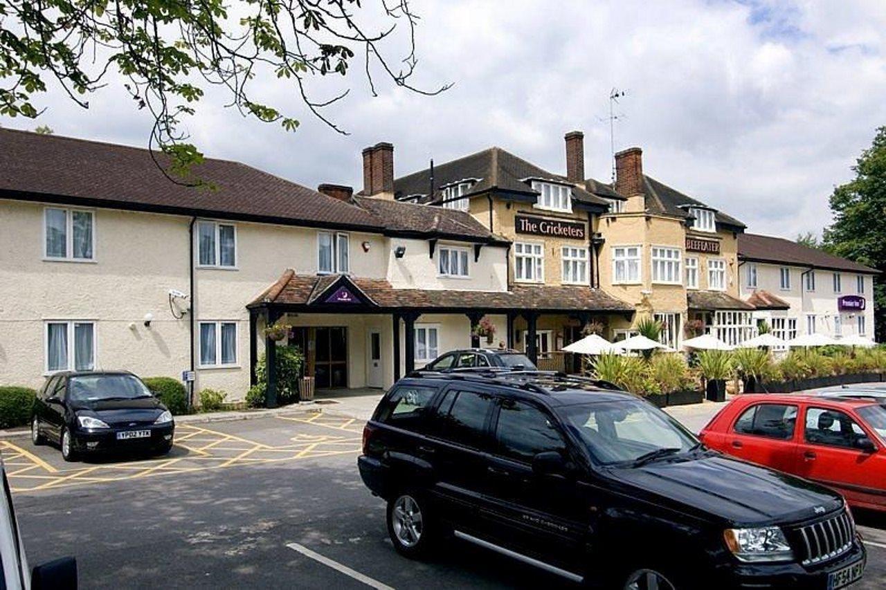 Premier Inn Premier Inn Bagshot Bagian luar foto